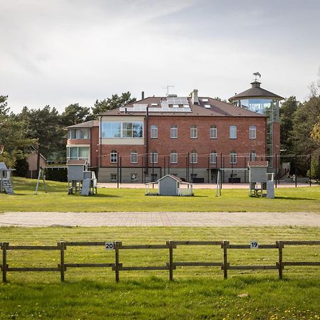 Roze Village Jurnieka Ligzda Perkone Luaran gambar